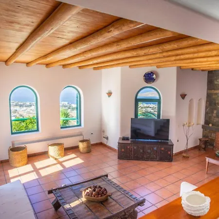 Country house Ypsos - Overlooking