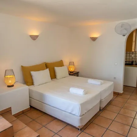 Ypsos - Overlooking Country house Parikia (Paros)